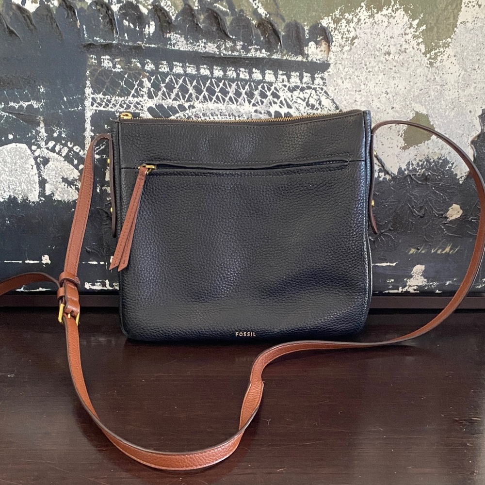Authentic Fossil Black Pebble Leather Shoulder/Crossbody Bag